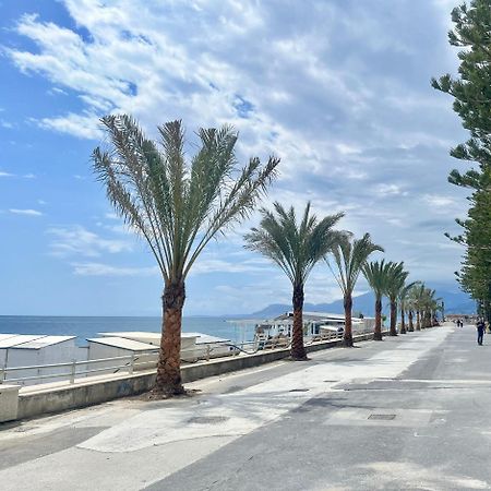 Casa Vacanza! A 50m dal mare! Bordighera Esterno foto