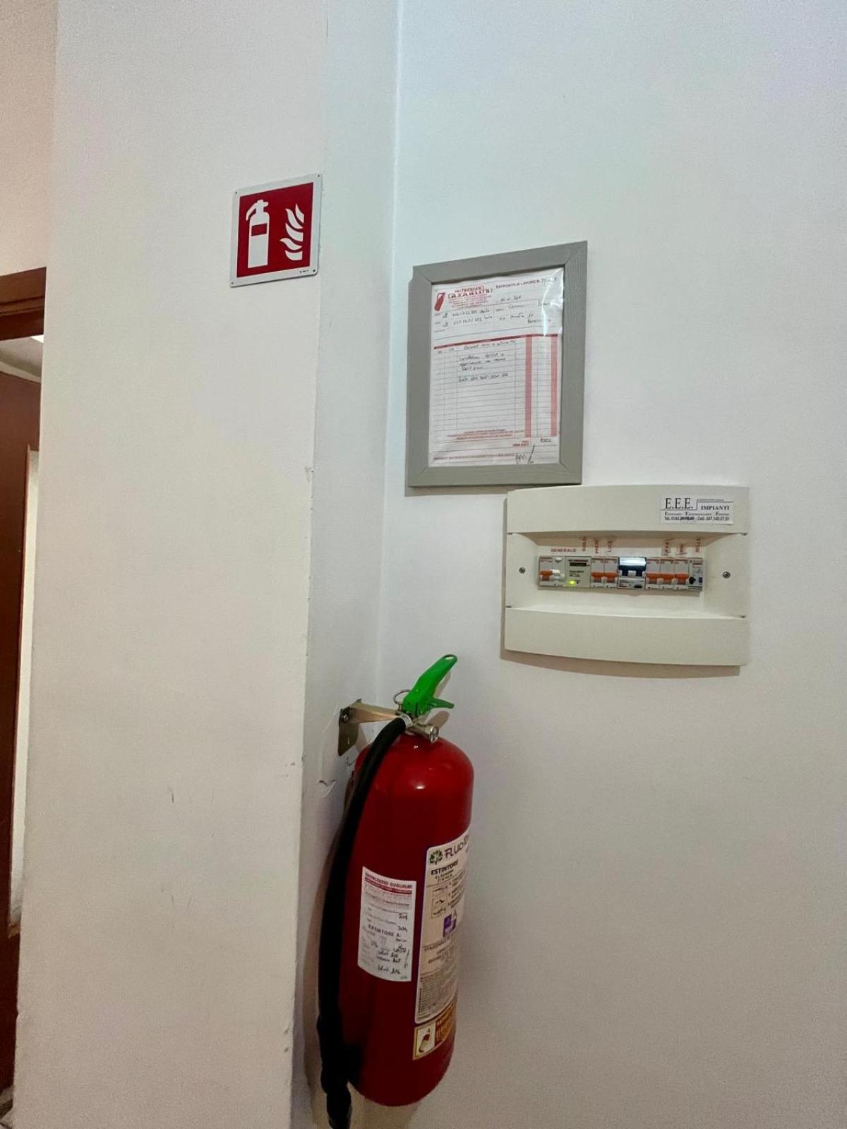 Casa Vacanza! A 50m dal mare! Bordighera Esterno foto