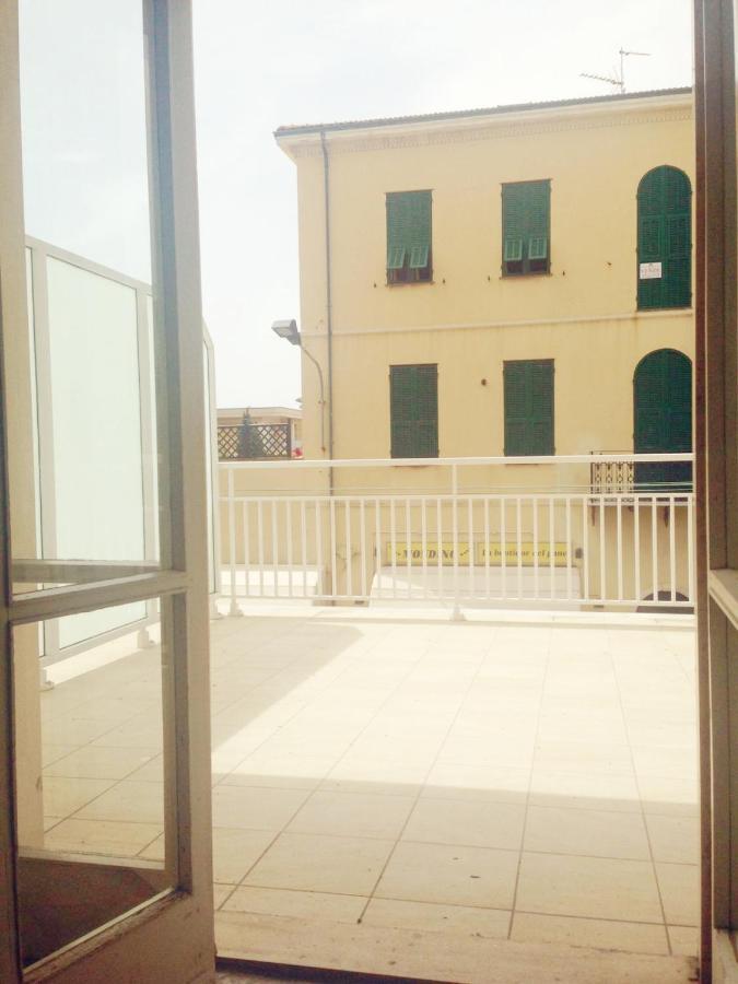 Casa Vacanza! A 50m dal mare! Bordighera Esterno foto