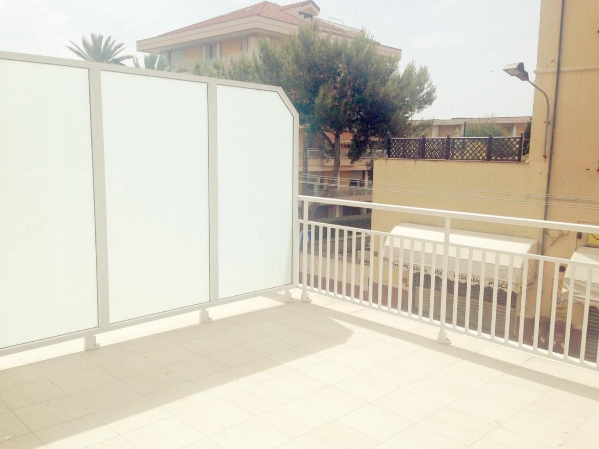 Casa Vacanza! A 50m dal mare! Bordighera Esterno foto